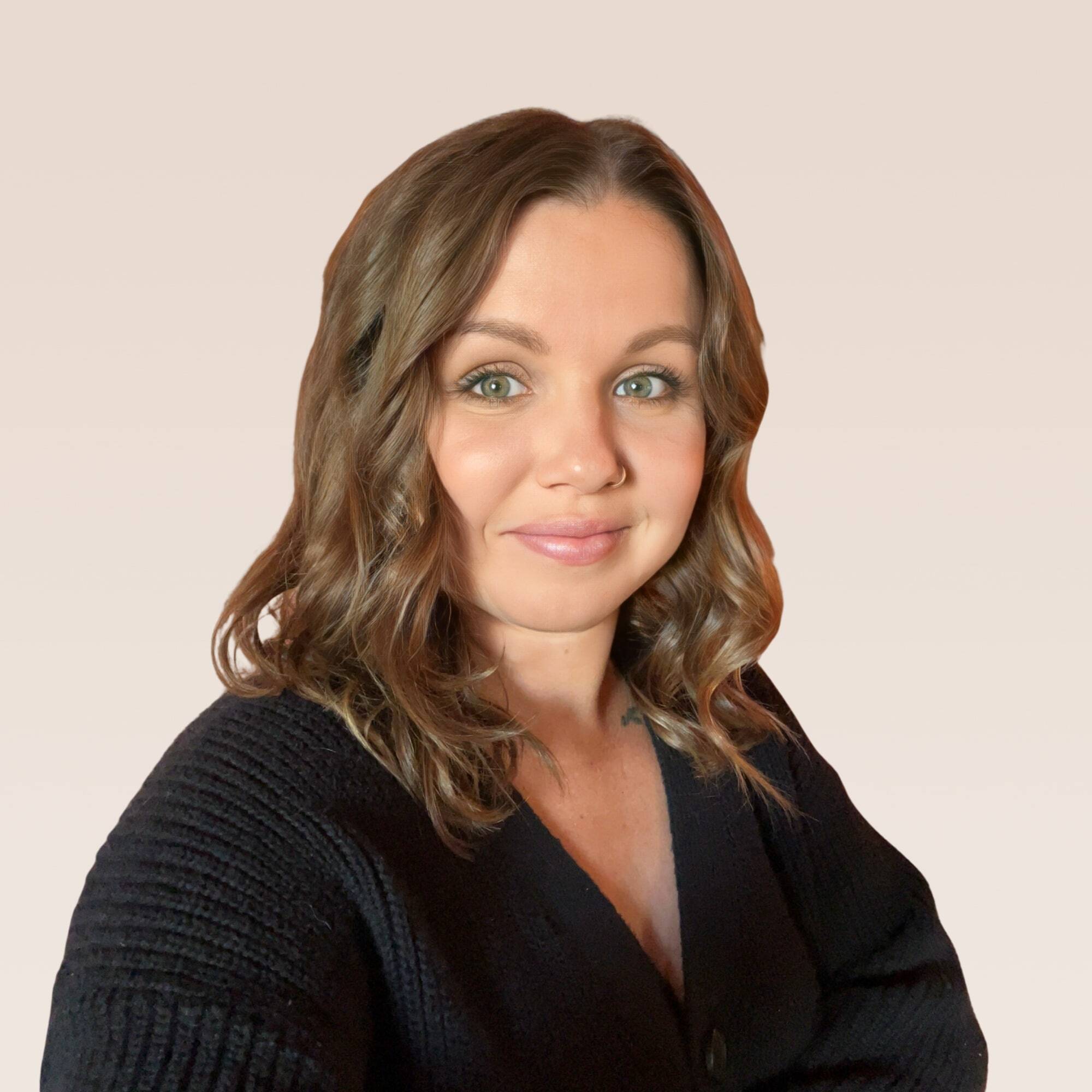 Robbert_Sara_Default_Beige_Headshot Robbert_Sara_Default_Beige_Headshot